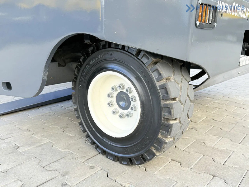 Combilift C5000SR / DIESEL / TRIPLEX MAST – 6100 MM / FORK POSITIONER / FULL CABIN C5000SR / DIESEL / TRIPLEX MAST – 6100 MM / FORK POSITI - Carrello elevatore laterale: foto 4 Combilift C5000SR / DIESEL / TRIPLEX MAST – 6100 MM / FORK POSITIONER / FULL CABIN C5000SR / DIESEL / TRIPLEX MAST – 6100 MM / FORK POSITI - Carrello elevatore laterale: foto 4