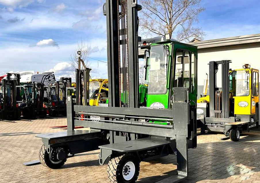 Combilift C5000XL / LPG / AIR CONDITIONING / WIDE POSITIONER / DUPLEX MAST / ADJUSTABLE FORKS / NEW TIRES / EXCELLENT CONDITION! - Elevatore 4 vie: foto 1 Combilift C5000XL / LPG / AIR CONDITIONING / WIDE POSITIONER / DUPLEX MAST / ADJUSTABLE FORKS / NEW TIRES / EXCELLENT CONDITION! - Elevatore 4 vie: foto 1