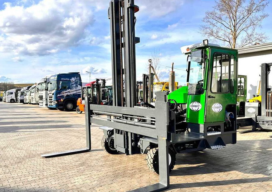 Combilift C5000XL / LPG / AIR CONDITIONING / WIDE POSITIONER / DUPLEX MAST / ADJUSTABLE FORKS / NEW TIRES / EXCELLENT CONDITION! - Elevatore 4 vie: foto 1 Combilift C5000XL / LPG / AIR CONDITIONING / WIDE POSITIONER / DUPLEX MAST / ADJUSTABLE FORKS / NEW TIRES / EXCELLENT CONDITION! - Elevatore 4 vie: foto 1