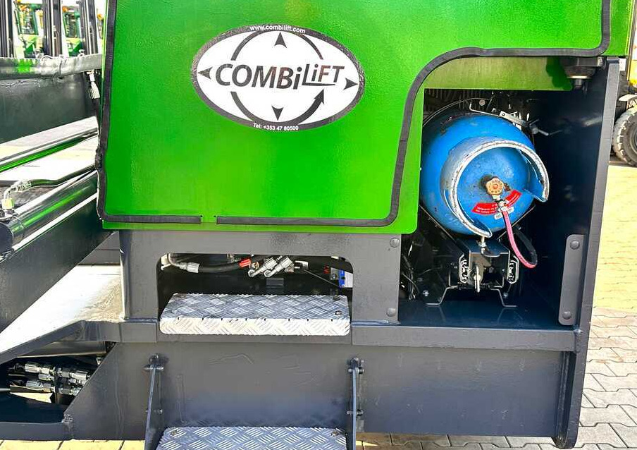 Combilift C5000XL / LPG / AIR CONDITIONING / WIDE POSITIONER / DUPLEX MAST / ADJUSTABLE FORKS / NEW TIRES / EXCELLENT CONDITION! - Elevatore 4 vie: foto 5 Combilift C5000XL / LPG / AIR CONDITIONING / WIDE POSITIONER / DUPLEX MAST / ADJUSTABLE FORKS / NEW TIRES / EXCELLENT CONDITION! - Elevatore 4 vie: foto 5
