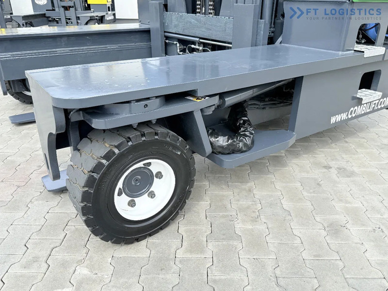Combilift C8000 / GAS / DUPLEX – 4700MM / FORK POSITIONER / FREE LIFT / FULL HEATED CABIN / ONLY 5141 HOURS / CONDITION – LIKE NEW! C8000 - Elevatore 4 vie: foto 3 Combilift C8000 / GAS / DUPLEX – 4700MM / FORK POSITIONER / FREE LIFT / FULL HEATED CABIN / ONLY 5141 HOURS / CONDITION – LIKE NEW! C8000 - Elevatore 4 vie: foto 3