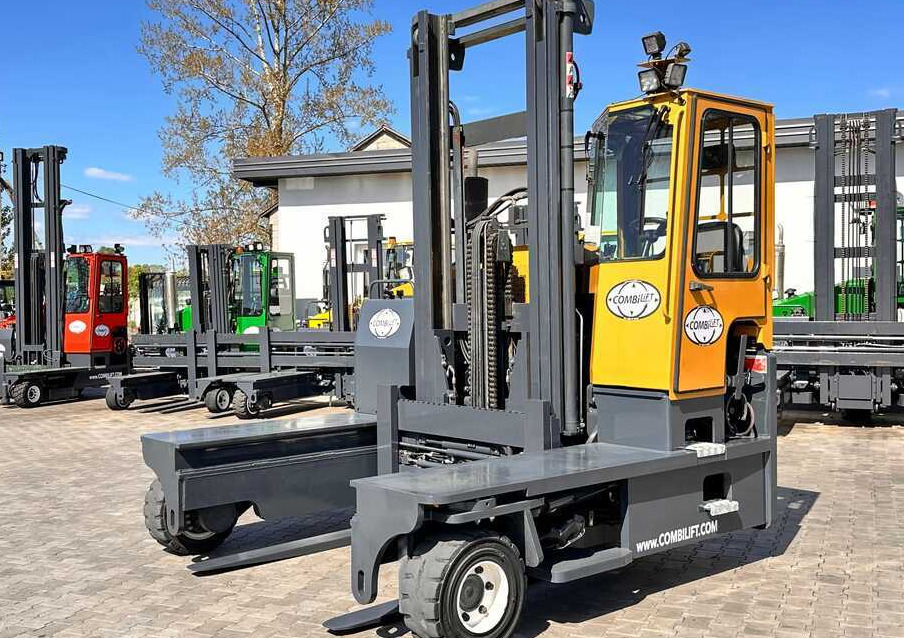 Combilift C9000 / GAS / DUPLEX / 4700MM / FREE LIFT / POSITIONER / FORK SIDE SHIFT / EXCELLENT CONDITION - Elevatore 4 vie: foto 3 Combilift C9000 / GAS / DUPLEX / 4700MM / FREE LIFT / POSITIONER / FORK SIDE SHIFT / EXCELLENT CONDITION - Elevatore 4 vie: foto 3