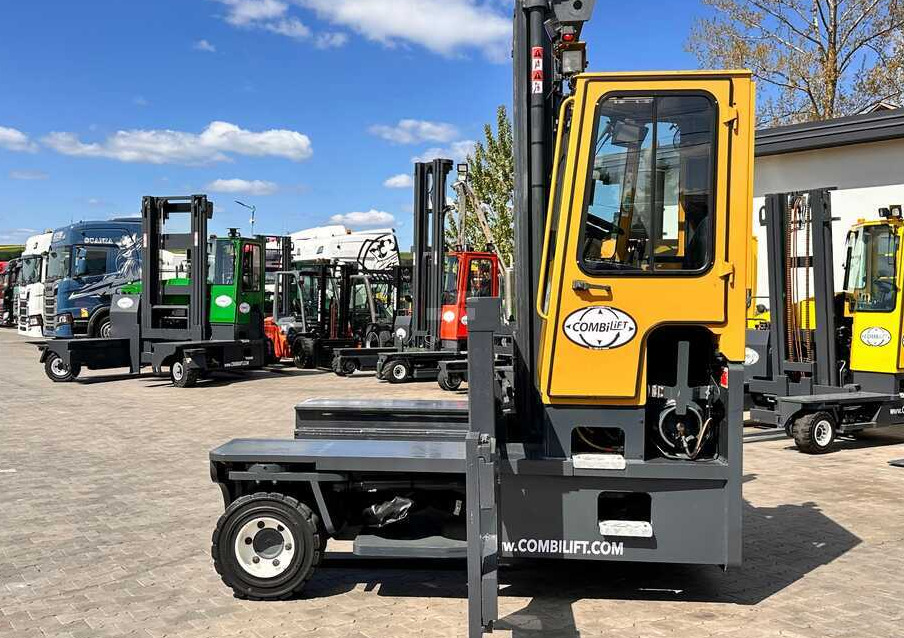 Combilift C9000 / GAS / DUPLEX / 4700MM / FREE LIFT / POSITIONER / FORK SIDE SHIFT / EXCELLENT CONDITION - Elevatore 4 vie: foto 4 Combilift C9000 / GAS / DUPLEX / 4700MM / FREE LIFT / POSITIONER / FORK SIDE SHIFT / EXCELLENT CONDITION - Elevatore 4 vie: foto 4
