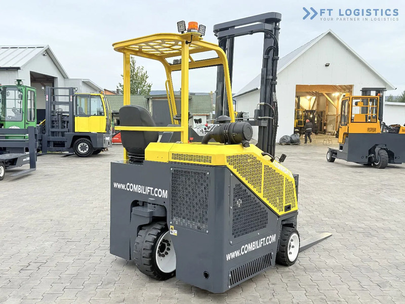 Combilift CB2500 / DUPLEX / 4100MM / DIESEL / FREE LIFT / FORK POSITIONER / SIDE SHIFT / LIKE NEW / Wide range of four-way and side loader - Elevatore 4 vie: foto 5 Combilift CB2500 / DUPLEX / 4100MM / DIESEL / FREE LIFT / FORK POSITIONER / SIDE SHIFT / LIKE NEW / Wide range of four-way and side loader - Elevatore 4 vie: foto 5