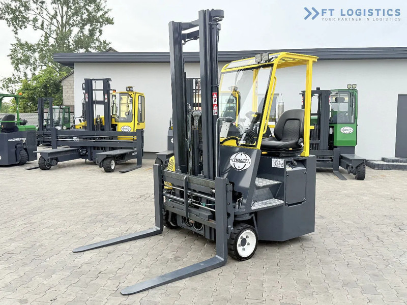 Combilift CB2500 / DUPLEX / 4100MM / DIESEL / FREE LIFT / FORK POSITIONER / SIDE SHIFT / LIKE NEW / Wide range of four-way and side loader - Elevatore 4 vie: foto 3 Combilift CB2500 / DUPLEX / 4100MM / DIESEL / FREE LIFT / FORK POSITIONER / SIDE SHIFT / LIKE NEW / Wide range of four-way and side loader - Elevatore 4 vie: foto 3