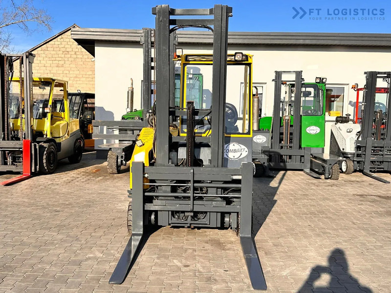 Combilift CB3000 / LPG / DUPLEX / 4000MM / FREE LIFT / NEW TIRES / LIKE NEW CB3000 / LPG / DUPLEX / 4000MM / FREE LIFT / NEW TIRES / LIKE - Elevatore 4 vie: foto 3 Combilift CB3000 / LPG / DUPLEX / 4000MM / FREE LIFT / NEW TIRES / LIKE NEW CB3000 / LPG / DUPLEX / 4000MM / FREE LIFT / NEW TIRES / LIKE - Elevatore 4 vie: foto 3
