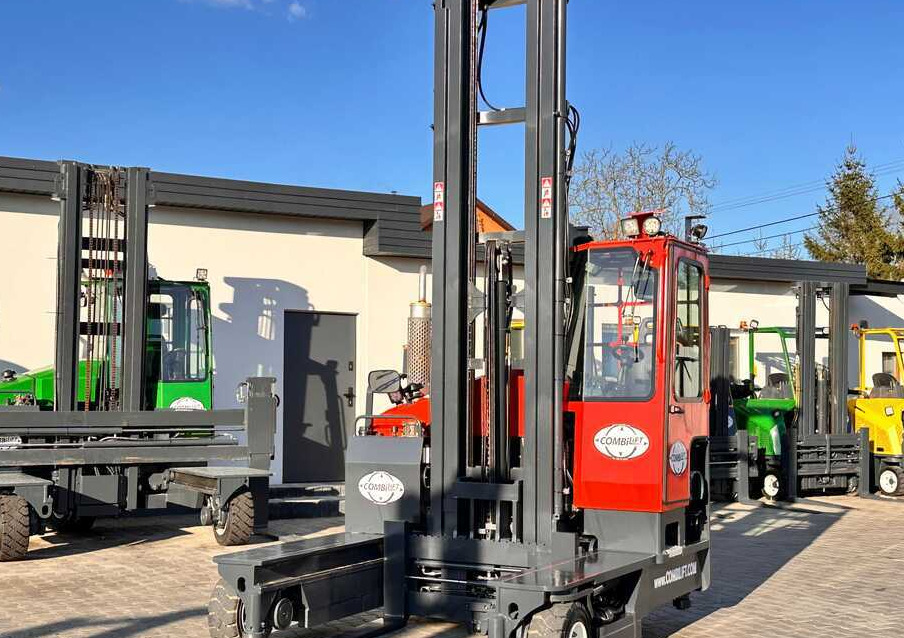 Combilift COMBILIFT C4000 – TRIPLEX 9300 mm – Year 2017 – GAS – FREE LIFT – FORK SIDE SHIFT – CONDITION 5/5 - Elevatore 4 vie: foto 4 Combilift COMBILIFT C4000 – TRIPLEX 9300 mm – Year 2017 – GAS – FREE LIFT – FORK SIDE SHIFT – CONDITION 5/5 - Elevatore 4 vie: foto 4