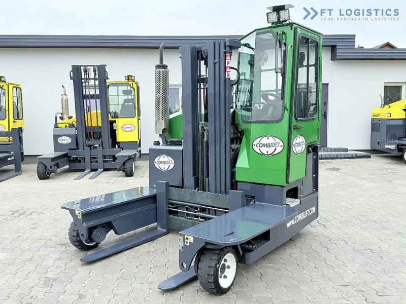 Combilift Combilift C3000 / DIESEL / TRIPLEX 4900MM / FREE LIFT / FORK POSITIONER / HEATING / FULL CABIN / PERFECT CONDITION / Wide range - Elevatore 4 vie: foto 4 Combilift Combilift C3000 / DIESEL / TRIPLEX 4900MM / FREE LIFT / FORK POSITIONER / HEATING / FULL CABIN / PERFECT CONDITION / Wide range - Elevatore 4 vie: foto 4