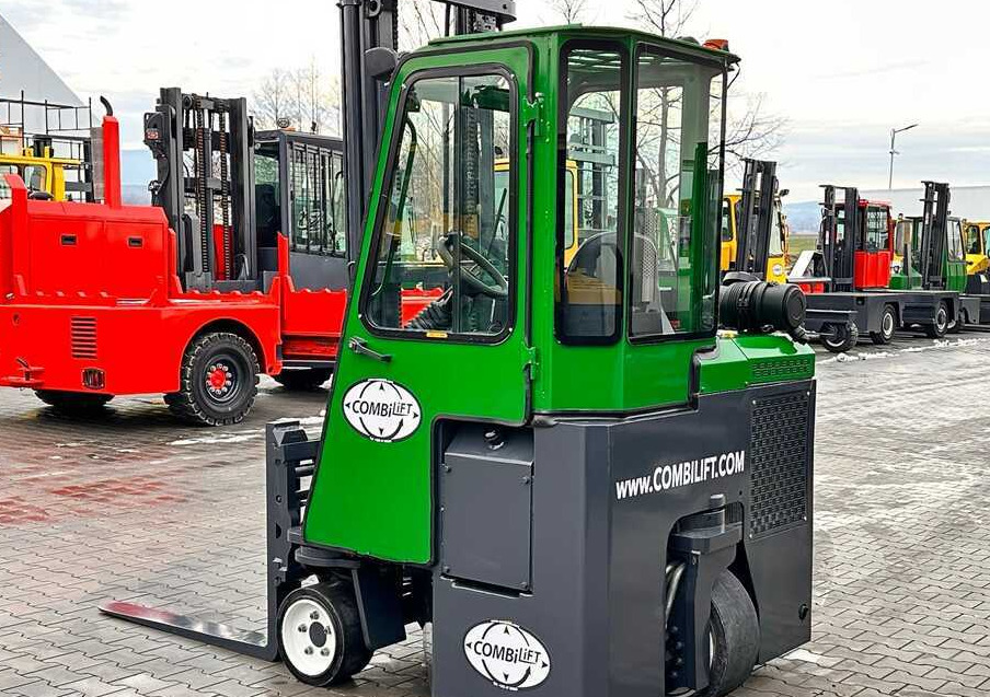 Combilift Combilift C3000CB - DUPLEX 4000mm - Year 2015 - / CABIN - HEATING / ONLY 6546 MTH / EXCELLENT CONDITION / LIKE NEW! - Elevatore 4 vie: foto 4 Combilift Combilift C3000CB - DUPLEX 4000mm - Year 2015 - / CABIN - HEATING / ONLY 6546 MTH / EXCELLENT CONDITION / LIKE NEW! - Elevatore 4 vie: foto 4