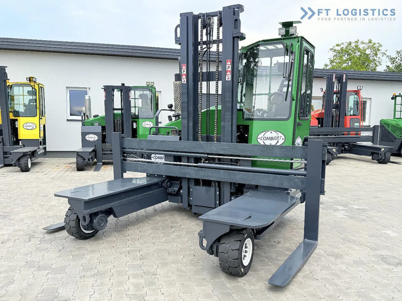 Combilift Combilift C4500 / DIESEL / DUPLEX 4000MM / WIDE FORK POSITIONER / HEATING / FULL CABIN / PERFECT CONDITION / Wide range of four- - Elevatore 4 vie: foto 1 Combilift Combilift C4500 / DIESEL / DUPLEX 4000MM / WIDE FORK POSITIONER / HEATING / FULL CABIN / PERFECT CONDITION / Wide range of four- - Elevatore 4 vie: foto 1