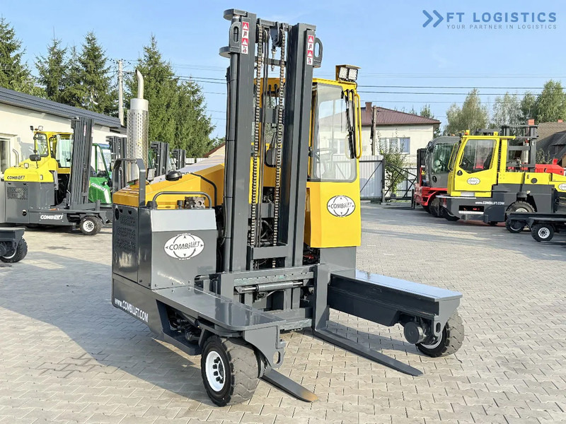 Combilift Combilift FOUR-WAY MULTIDIRECTIONAL FORKLIFT C4000 / GAS / DUPLEX 4500MM / ONLY 6604 HOURS / SIDE SHIFT / FULL CABIN / PERFECT C - Elevatore 4 vie: foto 5 Combilift Combilift FOUR-WAY MULTIDIRECTIONAL FORKLIFT C4000 / GAS / DUPLEX 4500MM / ONLY 6604 HOURS / SIDE SHIFT / FULL CABIN / PERFECT C - Elevatore 4 vie: foto 5
