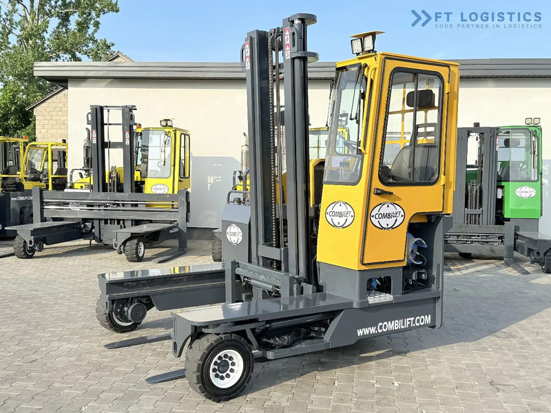 Combilift Combilift FOUR-WAY MULTIDIRECTIONAL FORKLIFT C4000 / GAS / DUPLEX 4500MM / ONLY 6604 HOURS / SIDE SHIFT / FULL CABIN / PERFECT C - Elevatore 4 vie: foto 2 Combilift Combilift FOUR-WAY MULTIDIRECTIONAL FORKLIFT C4000 / GAS / DUPLEX 4500MM / ONLY 6604 HOURS / SIDE SHIFT / FULL CABIN / PERFECT C - Elevatore 4 vie: foto 2