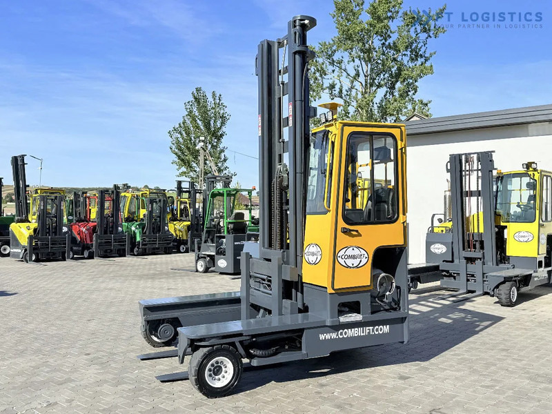 Combilift FOUR-WAY MULTIDIRECTIONAL FORKLIFT / C4000 / DUPLEX - 5500MM / FREE-LIFT / FORKS POSITIONER / LIKE-NEW FOUR-WAY MULTIDIRECTIONAL - Elevatore 4 vie: foto 3 Combilift FOUR-WAY MULTIDIRECTIONAL FORKLIFT / C4000 / DUPLEX - 5500MM / FREE-LIFT / FORKS POSITIONER / LIKE-NEW FOUR-WAY MULTIDIRECTIONAL - Elevatore 4 vie: foto 3