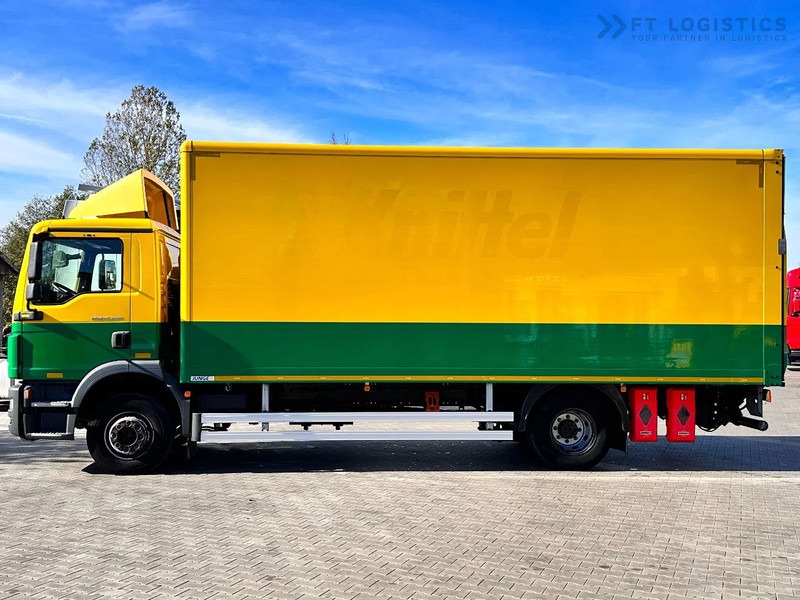 MAN TGM 15.250 MAN TGM 15.250 4X2 / CONTAINER - 16 PALLETS / TAIL LIFT / TIRES 80% / PERFECT CONDITION - Autocarro furgonato: foto 3 MAN TGM 15.250 MAN TGM 15.250 4X2 / CONTAINER - 16 PALLETS / TAIL LIFT / TIRES 80% / PERFECT CONDITION - Autocarro furgonato: foto 3