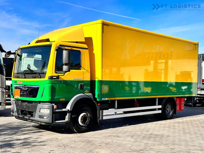 MAN TGM 15.250 MAN TGM 15.250 4X2 / CONTAINER - 16 PALLETS / TAIL LIFT / TIRES 80% / PERFECT CONDITION - Autocarro furgonato: foto 1 MAN TGM 15.250 MAN TGM 15.250 4X2 / CONTAINER - 16 PALLETS / TAIL LIFT / TIRES 80% / PERFECT CONDITION - Autocarro furgonato: foto 1