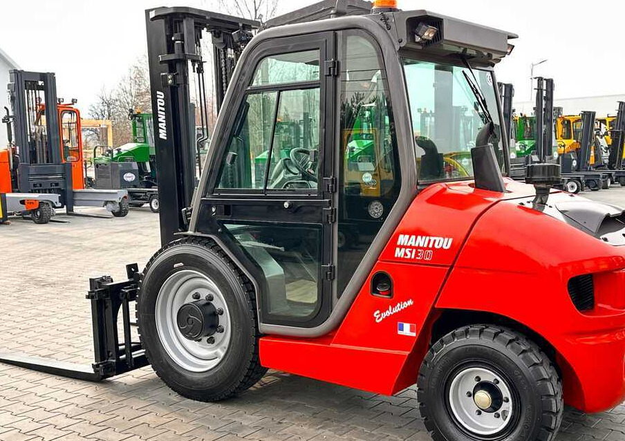 Manitou MSI30 / DIESEL / DUPLEX / 3400MM / CABIN / FORK POSITIONER / SIDE SHIFT / LIKE NEW - Carrello elevatore fuoristrada: foto 4 Manitou MSI30 / DIESEL / DUPLEX / 3400MM / CABIN / FORK POSITIONER / SIDE SHIFT / LIKE NEW - Carrello elevatore fuoristrada: foto 4