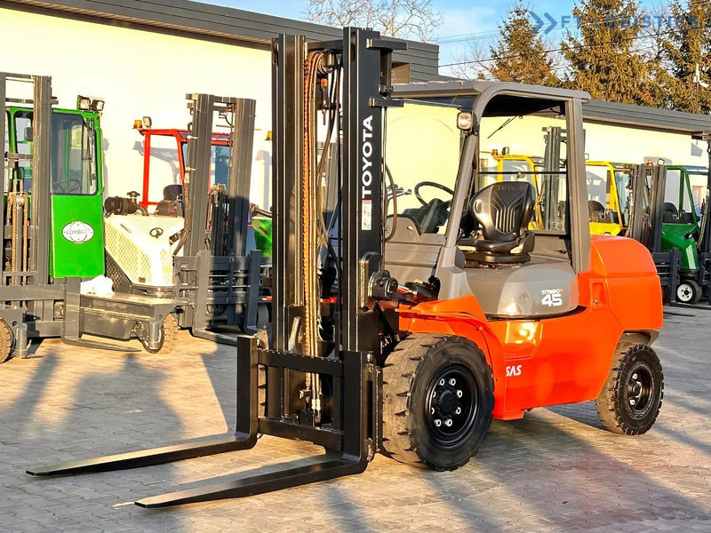 Carrello elevatore diesel Toyota 42-4FD40 / DIESEL / 4500KG / DUPLEX / FORKS 1400MM / WELL-MAINTAINED 42-4FD40 / DIESEL / 4500KG / DUPLEX / FORKS 1400MM / WELL-M: foto 1