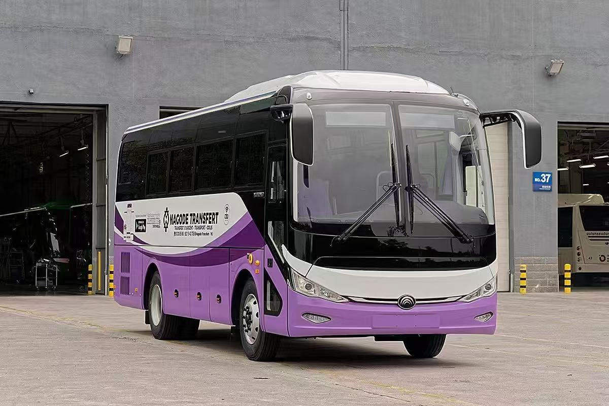 YUTONG 49+1+1 - Autobus urbano: foto 2 YUTONG 49+1+1 - Autobus urbano: foto 2