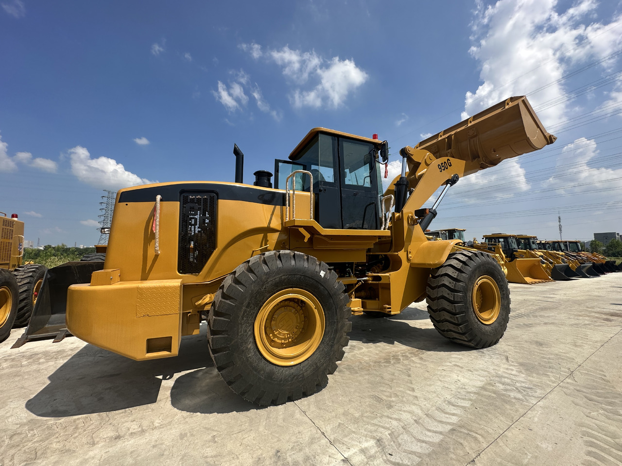BACKHOE LOADER Used High Quality CAT 950G Wheel Loader on Hot Sale CAT in Stock for Sale - Pala gommata: foto 1 BACKHOE LOADER Used High Quality CAT 950G Wheel Loader on Hot Sale CAT in Stock for Sale - Pala gommata: foto 1