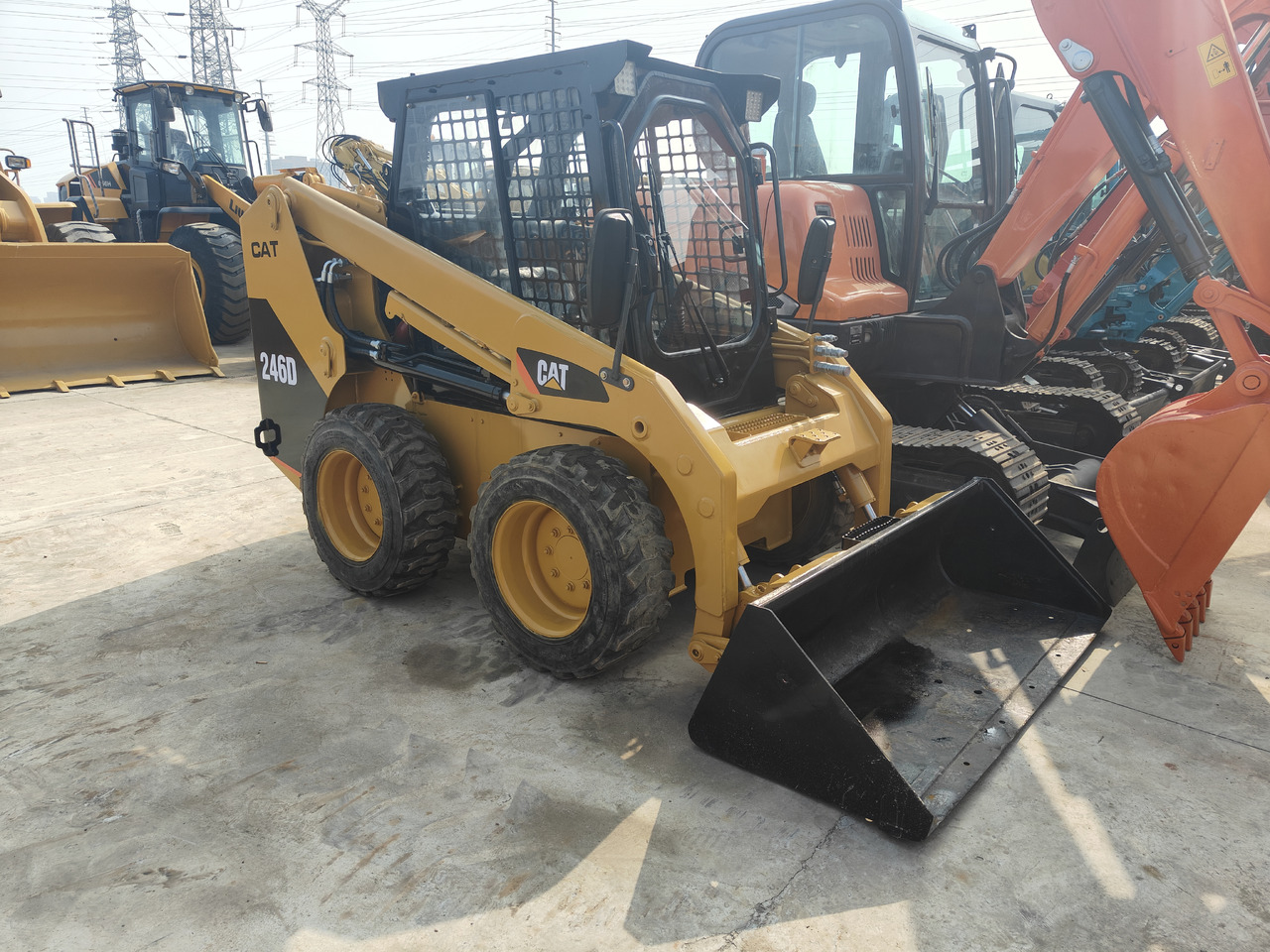 CATERPILLAR Used skid-steer CAT246D - Minipala: foto 3 CATERPILLAR Used skid-steer CAT246D - Minipala: foto 3