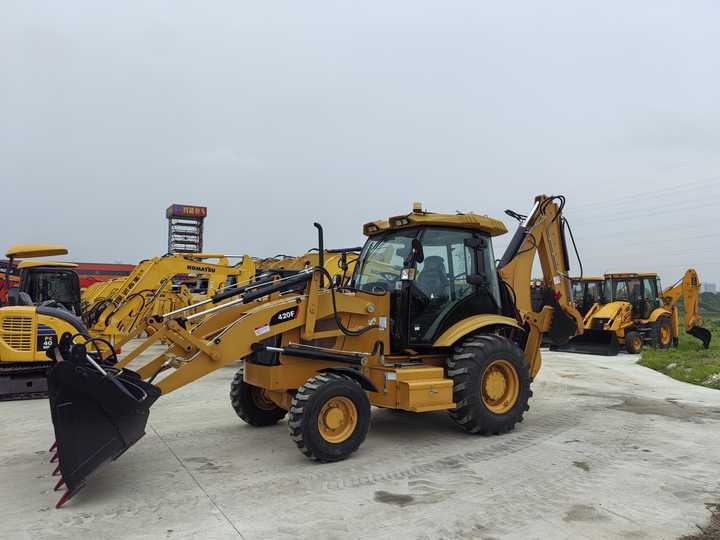 Cheap Prices Good Condition High Performance CAT 420F Used Backhoe Loader for Sale - Terna: foto 3 Cheap Prices Good Condition High Performance CAT 420F Used Backhoe Loader for Sale - Terna: foto 3