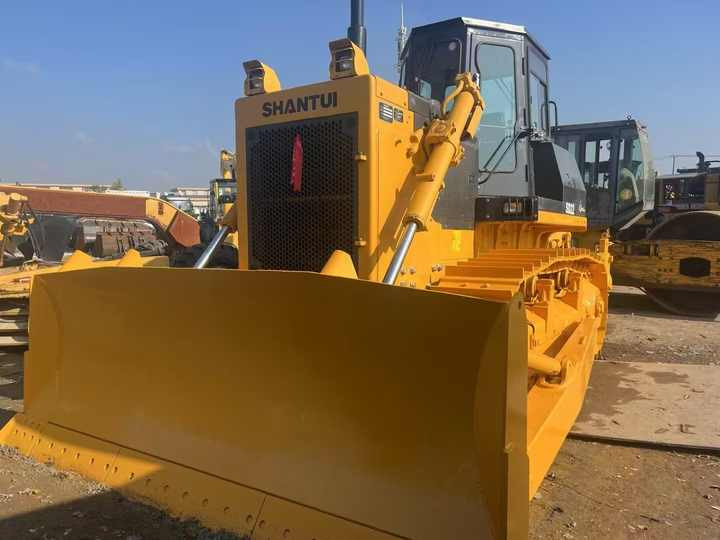 China Famous Brand Used Shantui SD22 Crawler Bulldozer Low Price Running Working Condition for Sale SD16/SD22/SD32 in Stock - Bulldozer: foto 5 China Famous Brand Used Shantui SD22 Crawler Bulldozer Low Price Running Working Condition for Sale SD16/SD22/SD32 in Stock - Bulldozer: foto 5