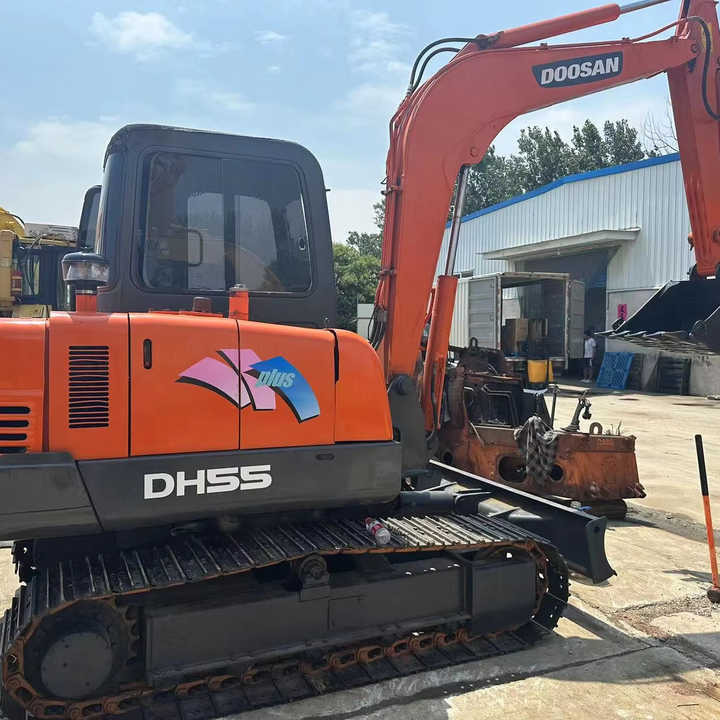 Low Shipping Used Excavator Doosan DH55 Good Condition with Low Hours - Escavatore cingolato: foto 1 Low Shipping Used Excavator Doosan DH55 Good Condition with Low Hours - Escavatore cingolato: foto 1