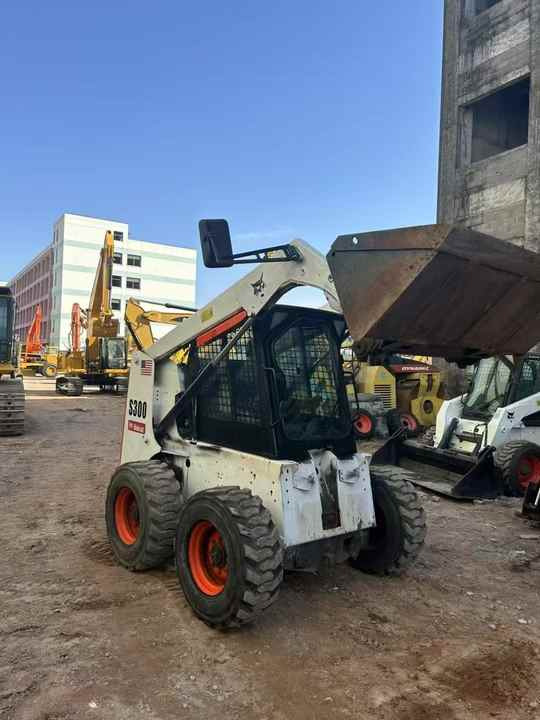Second Hand BOBCAT S300 Skid-steer Loader with Very Good Performance Is for Sale at a Low Price - Minipala: foto 4 Second Hand BOBCAT S300 Skid-steer Loader with Very Good Performance Is for Sale at a Low Price - Minipala: foto 4