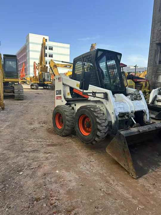 Second Hand BOBCAT S300 Skid-steer Loader with Very Good Performance Is for Sale at a Low Price - Minipala: foto 3 Second Hand BOBCAT S300 Skid-steer Loader with Very Good Performance Is for Sale at a Low Price - Minipala: foto 3