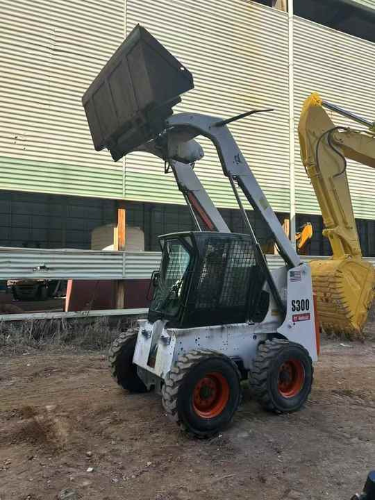 Second Hand BOBCAT S300 Skid-steer Loader with Very Good Performance Is for Sale at a Low Price - Minipala: foto 5 Second Hand BOBCAT S300 Skid-steer Loader with Very Good Performance Is for Sale at a Low Price - Minipala: foto 5