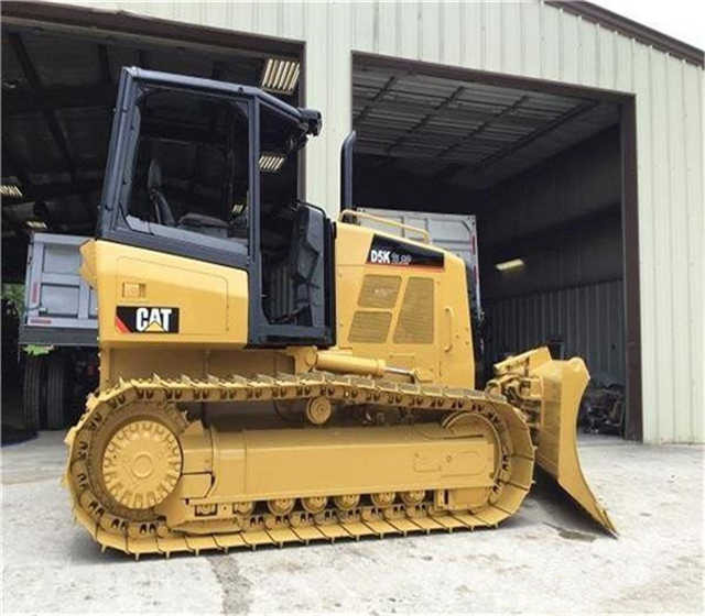 Used Cat D5k D5g D5 D5m D5h Crawler Bulldozer , CAT Bulldozer with Ripper , Original Cat Bulldozers - Bulldozer: foto 1 Used Cat D5k D5g D5 D5m D5h Crawler Bulldozer , CAT Bulldozer with Ripper , Original Cat Bulldozers - Bulldozer: foto 1