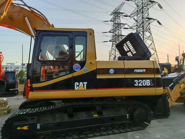 Used Cat Excavator Japan 20 Tons Digger Machinery Caterpillar CAT 320BL for Sale Cat 320B 320BL 320C 320D 320CL 320DL in Stock - Escavatore: foto 2 Used Cat Excavator Japan 20 Tons Digger Machinery Caterpillar CAT 320BL for Sale Cat 320B 320BL 320C 320D 320CL 320DL in Stock - Escavatore: foto 2