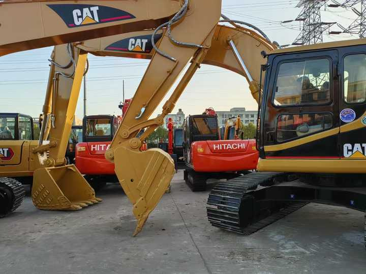 Used Cat Excavator Japan 20 Tons Digger Machinery Caterpillar CAT 320BL for Sale Cat 320B 320BL 320C 320D 320CL 320DL in Stock - Escavatore: foto 5 Used Cat Excavator Japan 20 Tons Digger Machinery Caterpillar CAT 320BL for Sale Cat 320B 320BL 320C 320D 320CL 320DL in Stock - Escavatore: foto 5