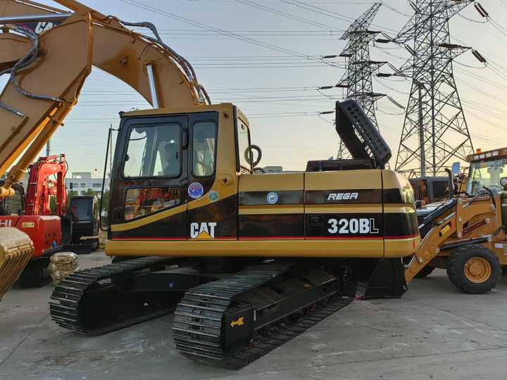 Used Cat Excavator Japan 20 Tons Digger Machinery Caterpillar CAT 320BL for Sale Cat 320B 320BL 320C 320D 320CL 320DL in Stock - Escavatore: foto 4 Used Cat Excavator Japan 20 Tons Digger Machinery Caterpillar CAT 320BL for Sale Cat 320B 320BL 320C 320D 320CL 320DL in Stock - Escavatore: foto 4