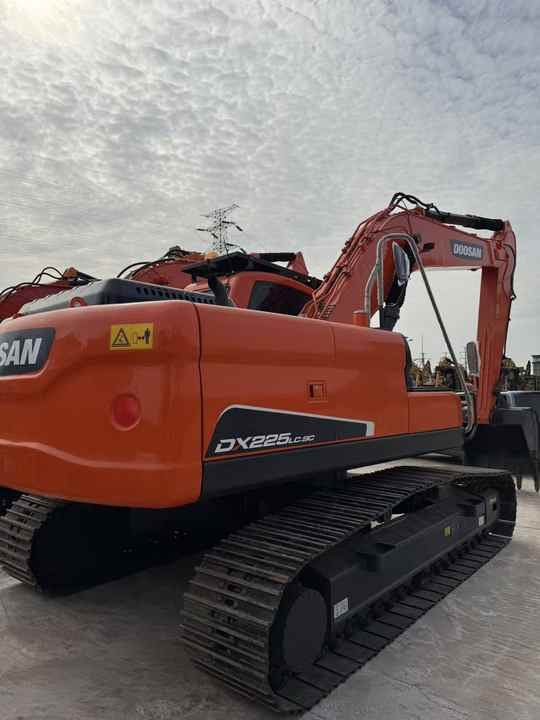 Used Doosan DX225LC-9C Hydraulic Excavator 25 Ton Doosan Dx225 Crawler Excavator with Excellent Performance Low Price for Sale - Escavatore: foto 3 Used Doosan DX225LC-9C Hydraulic Excavator 25 Ton Doosan Dx225 Crawler Excavator with Excellent Performance Low Price for Sale - Escavatore: foto 3