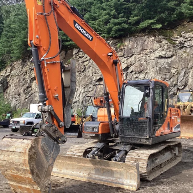 Used Excavator Doosan DX140 Excavators Mini Equipment Earth Moving Machinery Doosan Digger Excavator for Sale - Escavatore cingolato: foto 1 Used Excavator Doosan DX140 Excavators Mini Equipment Earth Moving Machinery Doosan Digger Excavator for Sale - Escavatore cingolato: foto 1