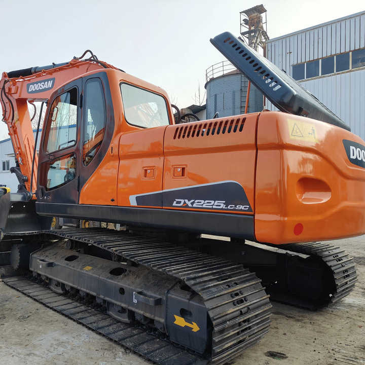 Used Excavator Doosan DX225LC-9 Excavators Mini Equipment Earth Moving Machinery Doosan Digger Excavator for Sale - Escavatore cingolato: foto 1 Used Excavator Doosan DX225LC-9 Excavators Mini Equipment Earth Moving Machinery Doosan Digger Excavator for Sale - Escavatore cingolato: foto 1
