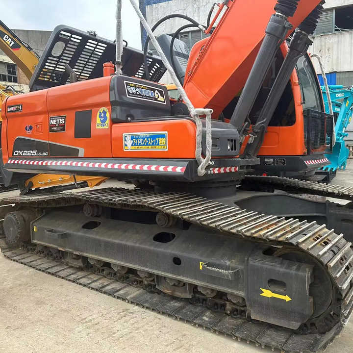 Used Excavator Doosan DX225LC-9 Excavators Mini Equipment Earth Moving Machinery Doosan Digger Excavator for Sale - Escavatore cingolato: foto 1 Used Excavator Doosan DX225LC-9 Excavators Mini Equipment Earth Moving Machinery Doosan Digger Excavator for Sale - Escavatore cingolato: foto 1