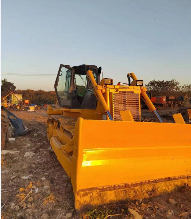 Used Famous Brand Komatsu D85 Bulldozer ,Used komatsu D85 Bulldozer in Cheaper Price and komatsu D85 for Sale - Bulldozer: foto 1 Used Famous Brand Komatsu D85 Bulldozer ,Used komatsu D85 Bulldozer in Cheaper Price and komatsu D85 for Sale - Bulldozer: foto 1