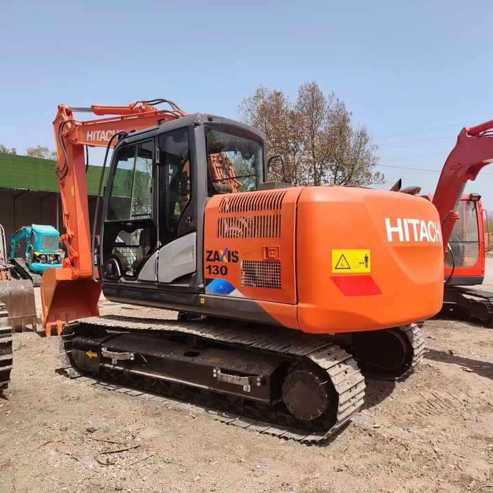 Used Hitachi ZX130 Excavator Japan Made Hitachi Used Excavator Zx120 Zx130 for Sale - Escavatore: foto 1 Used Hitachi ZX130 Excavator Japan Made Hitachi Used Excavator Zx120 Zx130 for Sale - Escavatore: foto 1