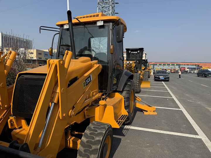 Used Hydraulic Backhoe Loader JCB3CX 7t in Good Condition Cheap Price in Stock Jcb 3cx 4cx 4cx Loader in Hefei for Sale - Terna: foto 3 Used Hydraulic Backhoe Loader JCB3CX 7t in Good Condition Cheap Price in Stock Jcb 3cx 4cx 4cx Loader in Hefei for Sale - Terna: foto 3