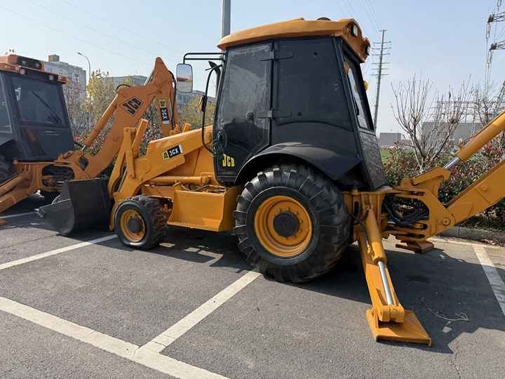 Used Hydraulic Backhoe Loader JCB3CX 7t in Good Condition Cheap Price in Stock Jcb 3cx 4cx 4cx Loader in Hefei for Sale - Terna: foto 4 Used Hydraulic Backhoe Loader JCB3CX 7t in Good Condition Cheap Price in Stock Jcb 3cx 4cx 4cx Loader in Hefei for Sale - Terna: foto 4