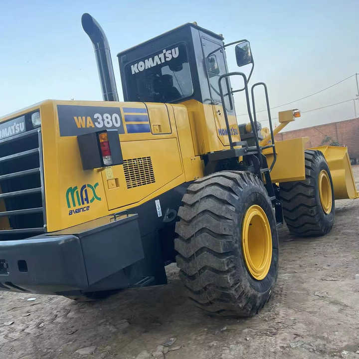Used Komatsu WA380-3 Front Loader in Very Good Condition Strong Power komatsu 380 Wheel Loader Low Price Hot Sale - Pala gommata: foto 1 Used Komatsu WA380-3 Front Loader in Very Good Condition Strong Power komatsu 380 Wheel Loader Low Price Hot Sale - Pala gommata: foto 1