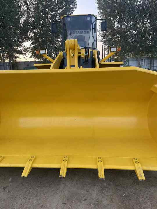 Used Komatsu WA380-3 Front Loader in Very Good Condition Strong Power komatsu 380 Wheel Loader Low Price Hot Sale - Pala gommata: foto 3 Used Komatsu WA380-3 Front Loader in Very Good Condition Strong Power komatsu 380 Wheel Loader Low Price Hot Sale - Pala gommata: foto 3