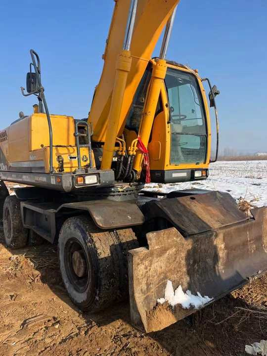 Used Korea Brand Original hyundai 210w-9 Wheel Excavator for Sale Used hyundai Wheel Excavator - Escavatore cingolato: foto 2 Used Korea Brand Original hyundai 210w-9 Wheel Excavator for Sale Used hyundai Wheel Excavator - Escavatore cingolato: foto 2