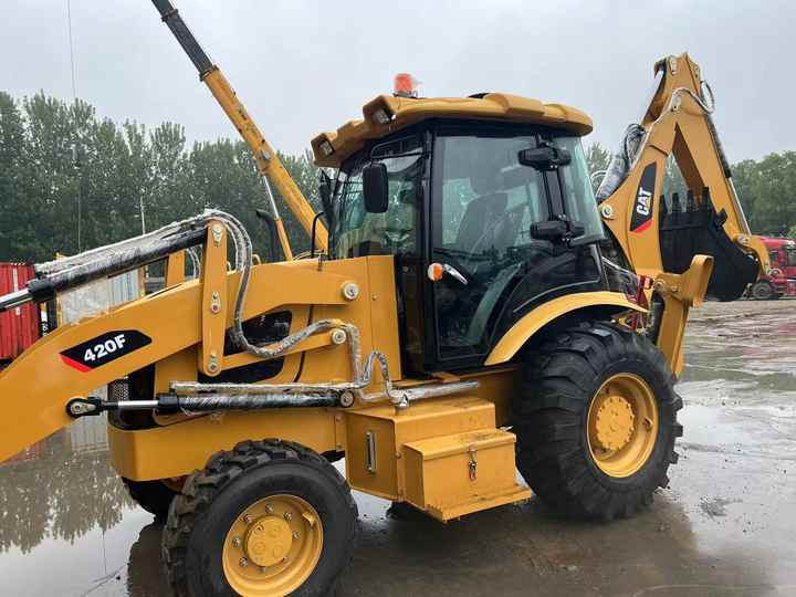 Used Wheel Loader CAT420F Caterpillar 420F Construction Machinery Mini Wheel Skid Steer Loader in Stock - Pala gommata: foto 2 Used Wheel Loader CAT420F Caterpillar 420F Construction Machinery Mini Wheel Skid Steer Loader in Stock - Pala gommata: foto 2
