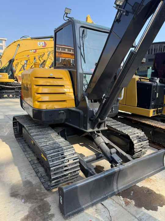 Used volvo Ec60 Mini 6tons Excavator in Stock for Sale Excellent Condition volvo Ec60 Ec140 Excavator Low Working Hours - Escavatore: foto 2 Used volvo Ec60 Mini 6tons Excavator in Stock for Sale Excellent Condition volvo Ec60 Ec140 Excavator Low Working Hours - Escavatore: foto 2