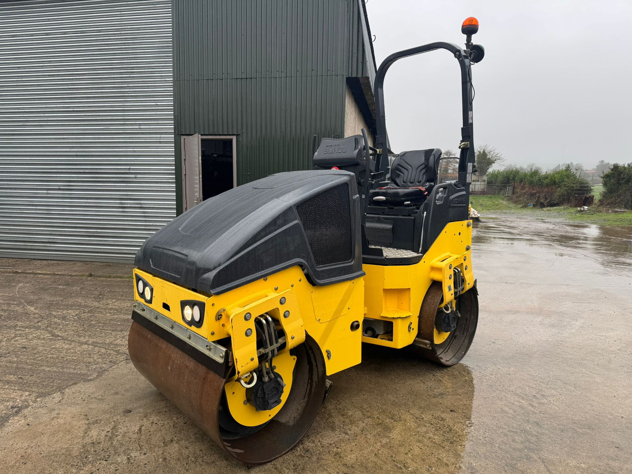 BOMAG BW120AD-5 - Rullo stradale: foto 1 BOMAG BW120AD-5 - Rullo stradale: foto 1