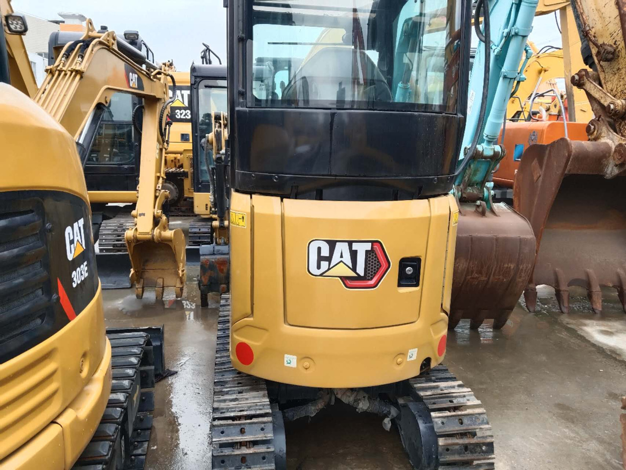 CATERPILLAR 302 - Miniescavatore: foto 1 CATERPILLAR 302 - Miniescavatore: foto 1