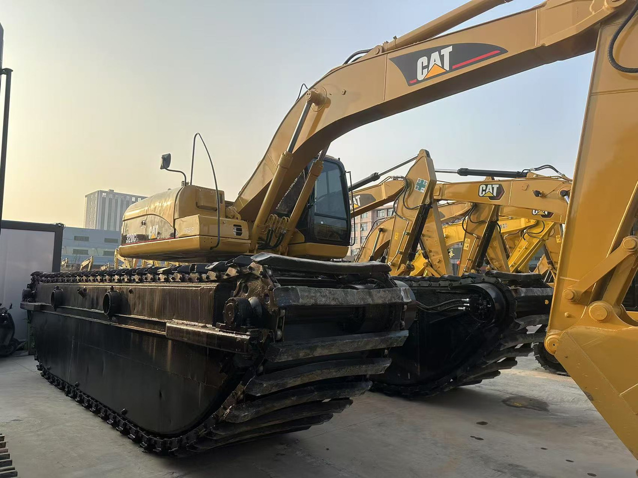 CATERPILLAR 320C - Escavatore anfibio: foto 3 CATERPILLAR 320C - Escavatore anfibio: foto 3